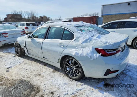 2021 BMW 330Xi z USA, uszkodzony, nr VIN 3MW5R7J09M8B95723